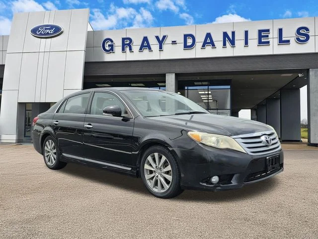 2011 Toyota Avalon Limited's photo