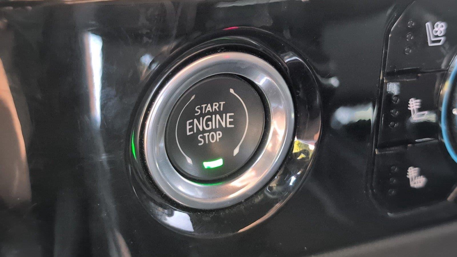 Used 2023 SUMMIT WHITE GMC SLT image 26