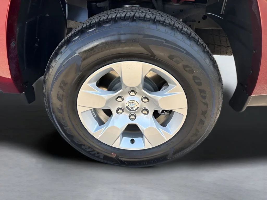Used 2025  Ram Big Horn image 34