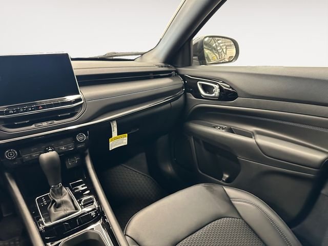 New 2026 Fathom Blue Pearl Coat Jeep Latitude image 11