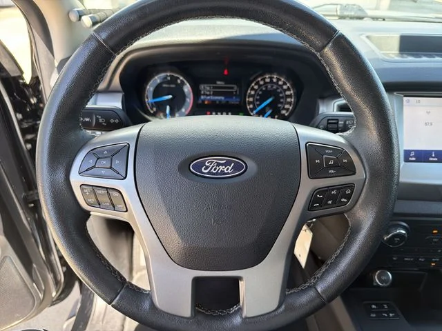 Used 2019 Black Ford XLT image 16