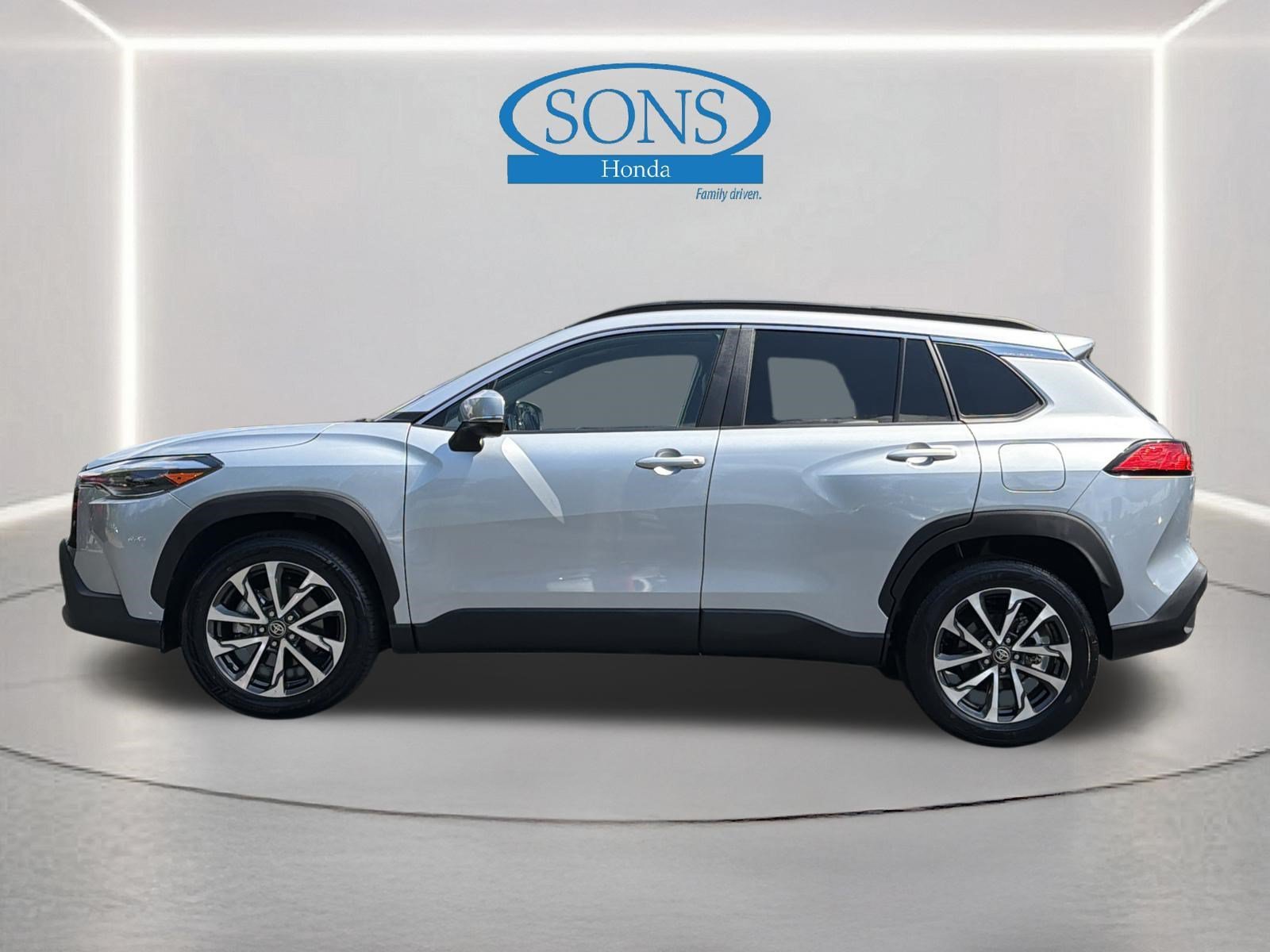 Used 2023 Silver Toyota XLE image 22