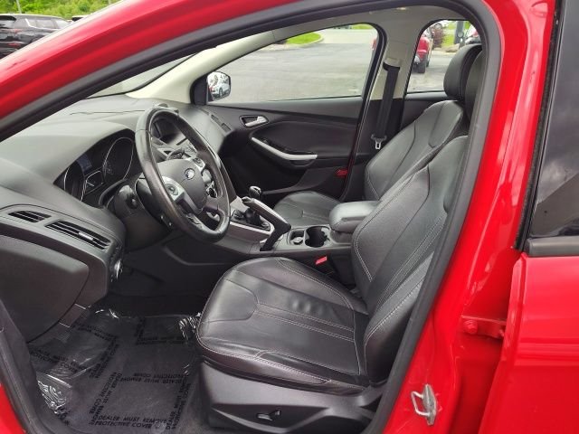 Used 2014 Red Ford SE image 11