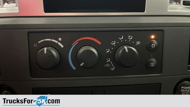 Used 2007 Bright White Dodge SLT image 17