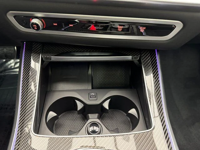 Used 2026 White BMW M60i image 19