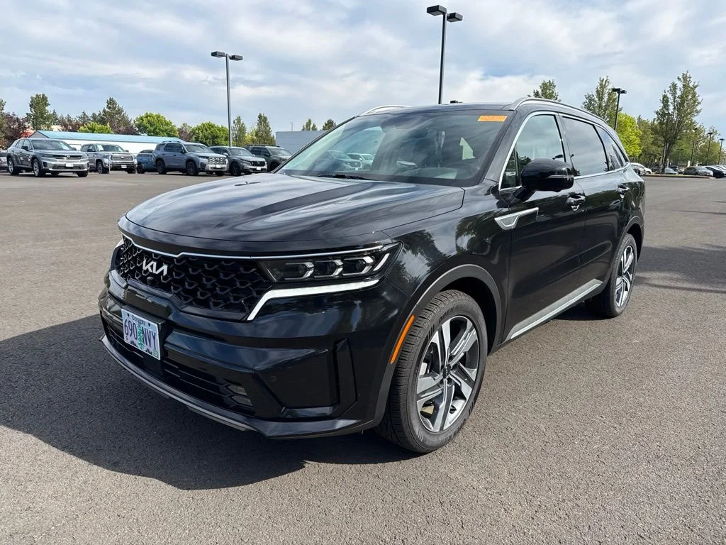 Used 2023 Aurora Black Kia SX Prestige image 3