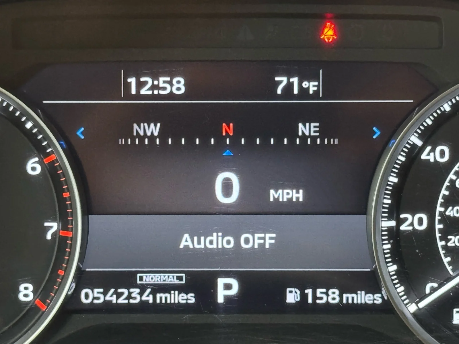 Used 2024 White Diamond (w85) Mitsubishi SE image 14