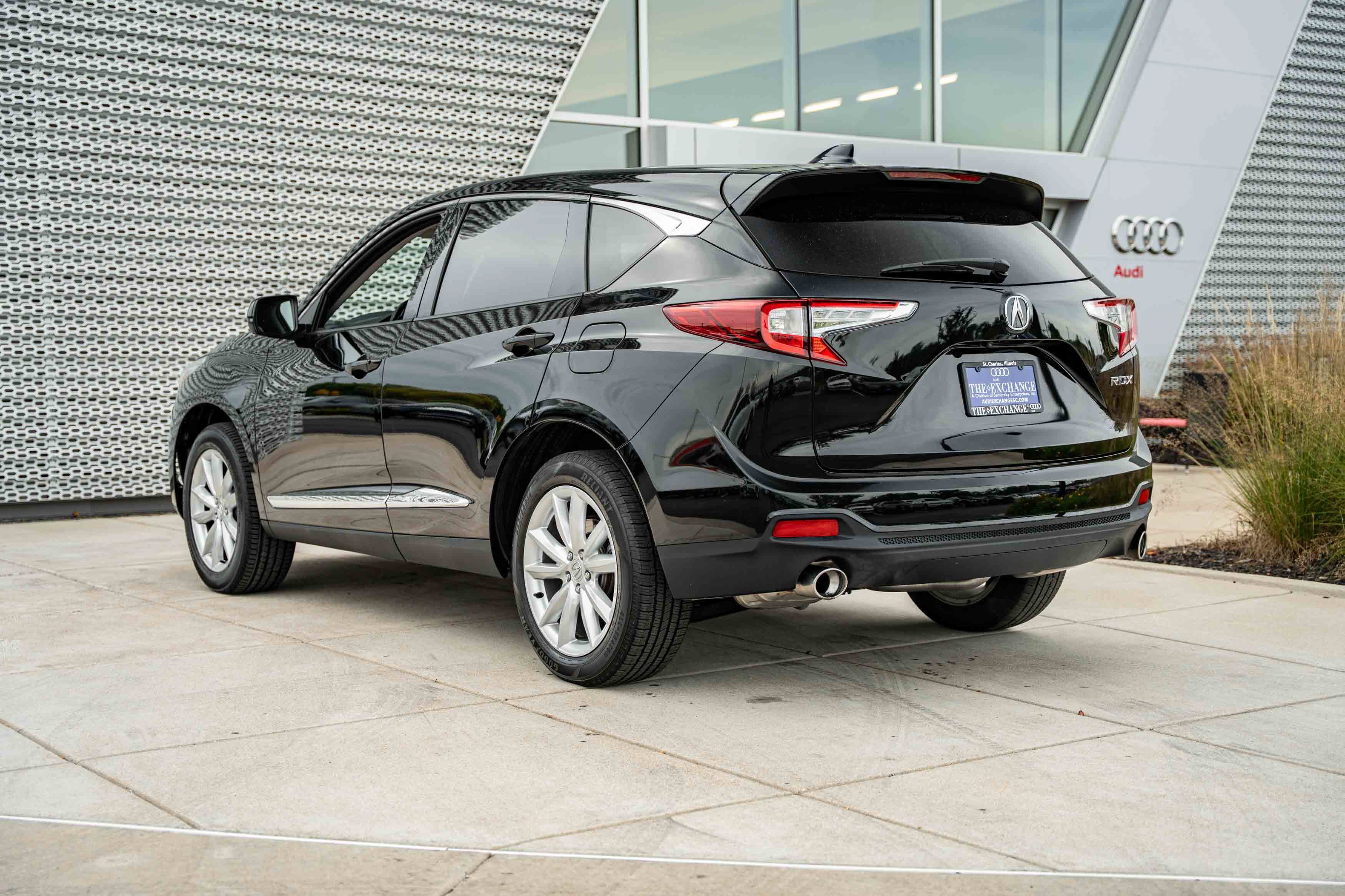 Used 2021 Majestic Black Pearl Acura Base image 4