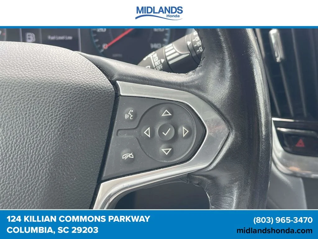 Used 2020 Pearl Chevrolet LT image 23