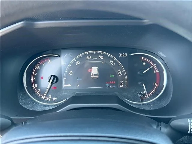 Used 2024 White Toyota XLE image 18