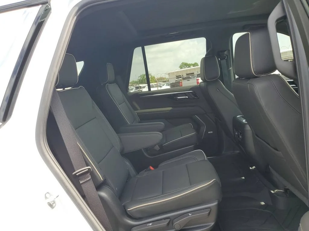 New 2026 Polar White Tricoat Chevrolet Premier image 31