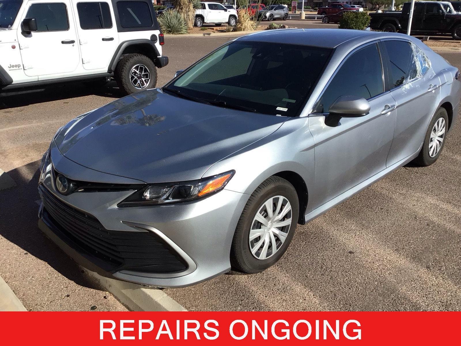 2022 Toyota Camry LE Hybrid's photo