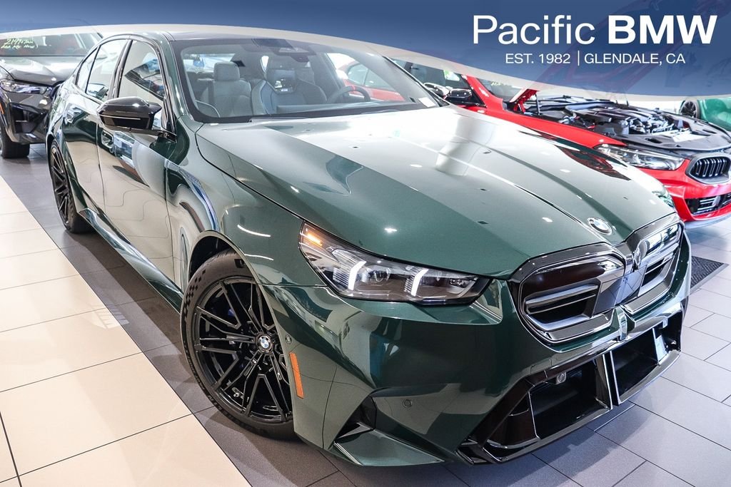 New 2027 Goodwood Green Pearl BMW Base image 1