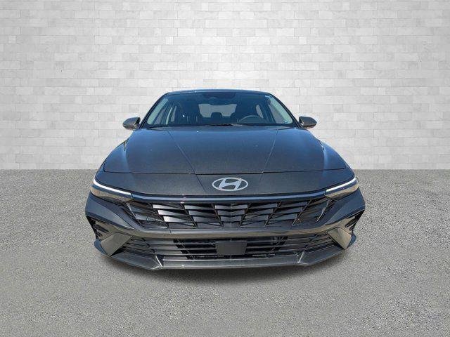 2025 Hyundai Elantra Limited - Photo 34