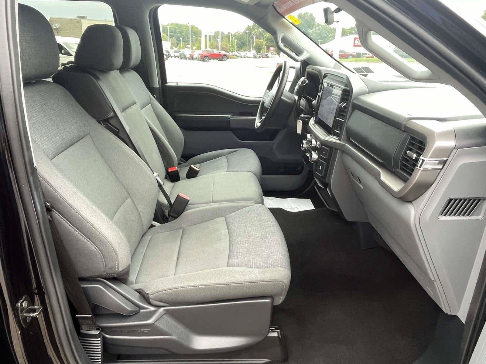 Used 2025 Agate Black Ford XLT image 27