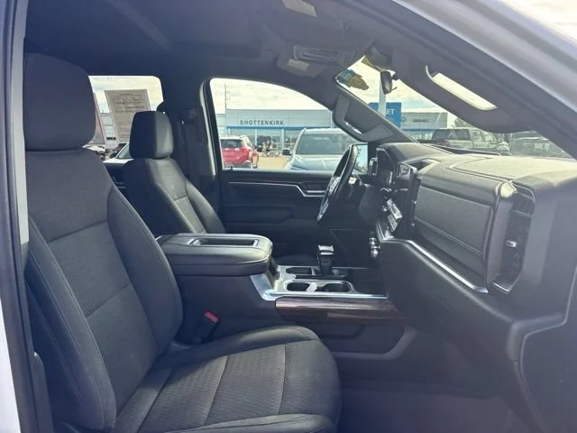 Used 2022 SUMMIT WHITE GMC Elevation image 43