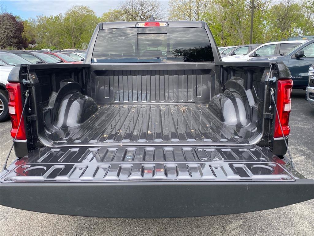 New 2026 Granite Crystal Metallic Clear-Coat Exterior Paint RAM Laramie image 14
