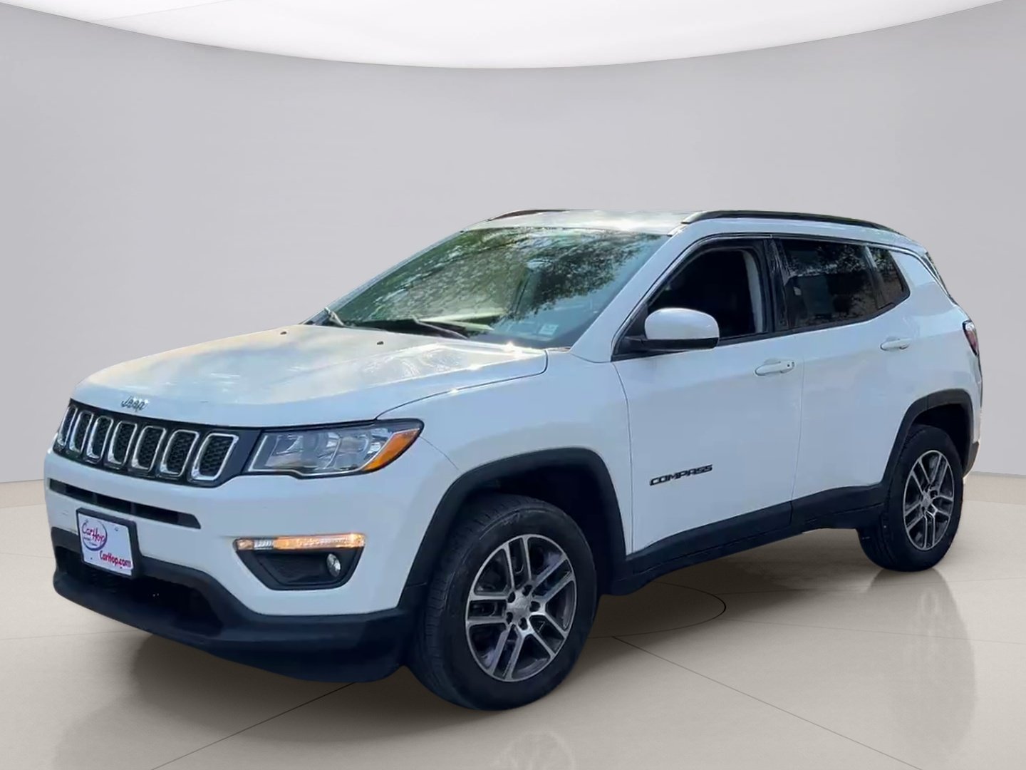 Used 2017 White Jeep LATITUDE image 1