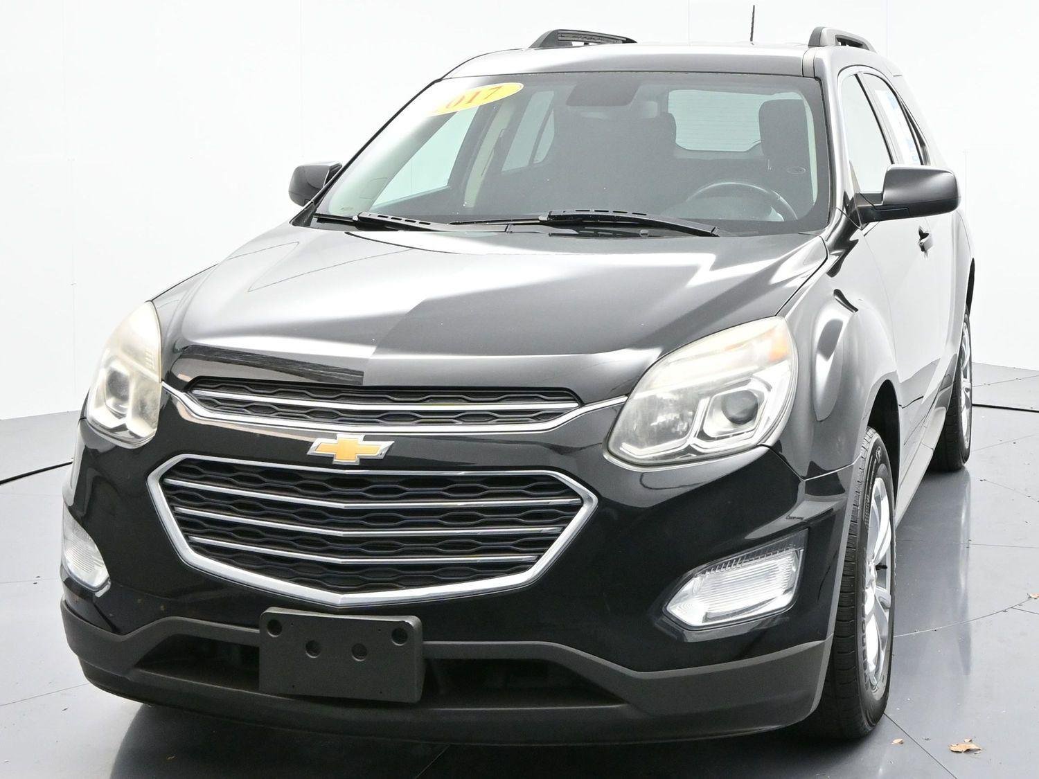2017 Chevrolet Equinox LT photo 2