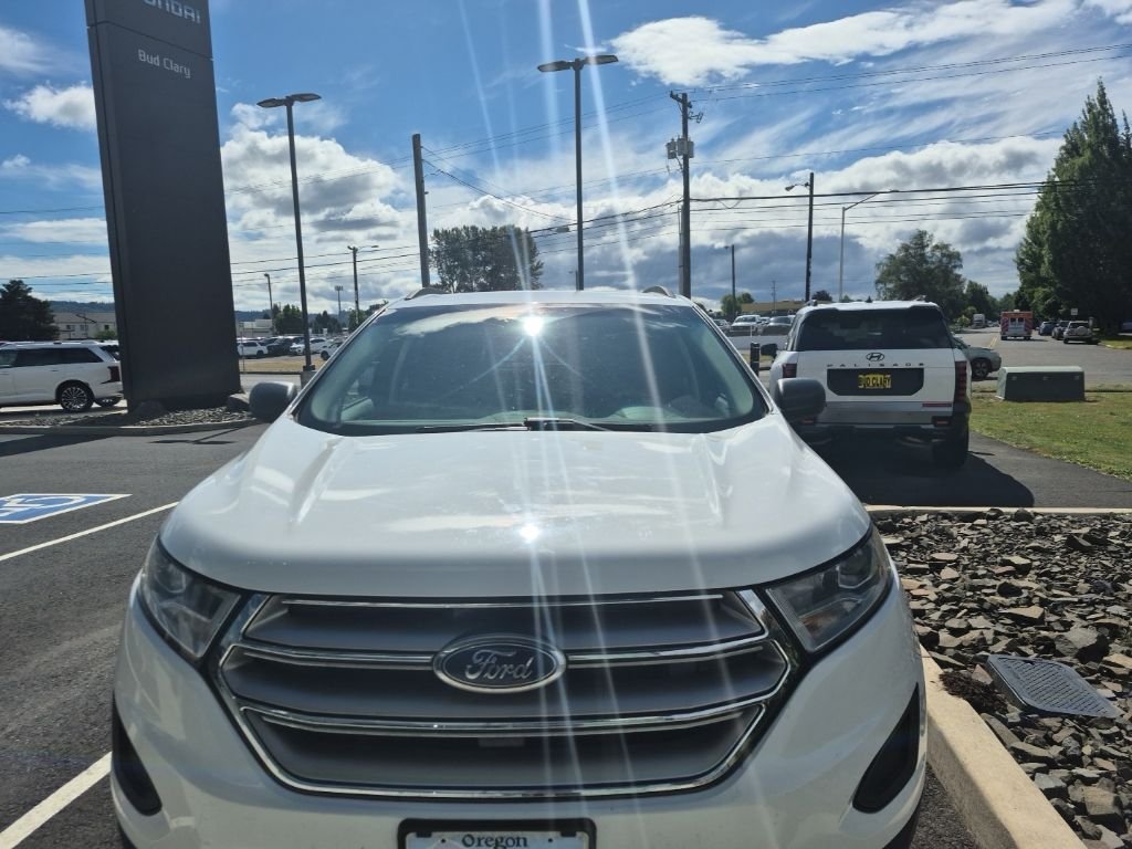Used 2015 Oxford White Ford SE image 2