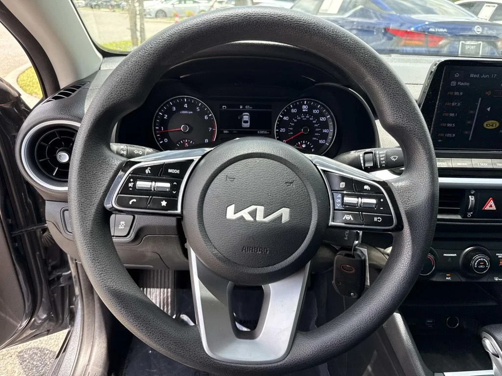 Used 2022 Gray Kia LXS image 40