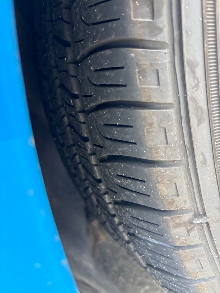Used 2011 Blue Ford V6 Premium image 2