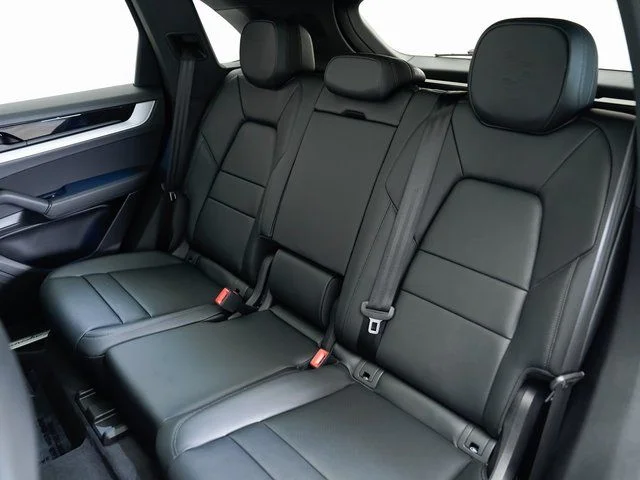 2025 Porsche Cayenne Base - Photo 25