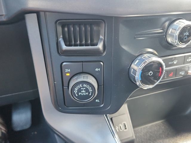 New 2026 Oxford White Ford XLT image 21