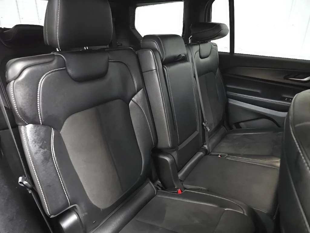 Used 2024 Black Jeep Altitude image 16