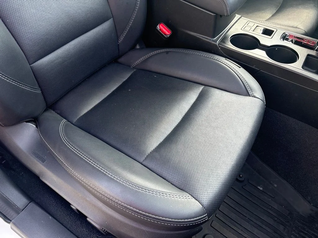 Used 2019 White Subaru 2.5i Limited image 30