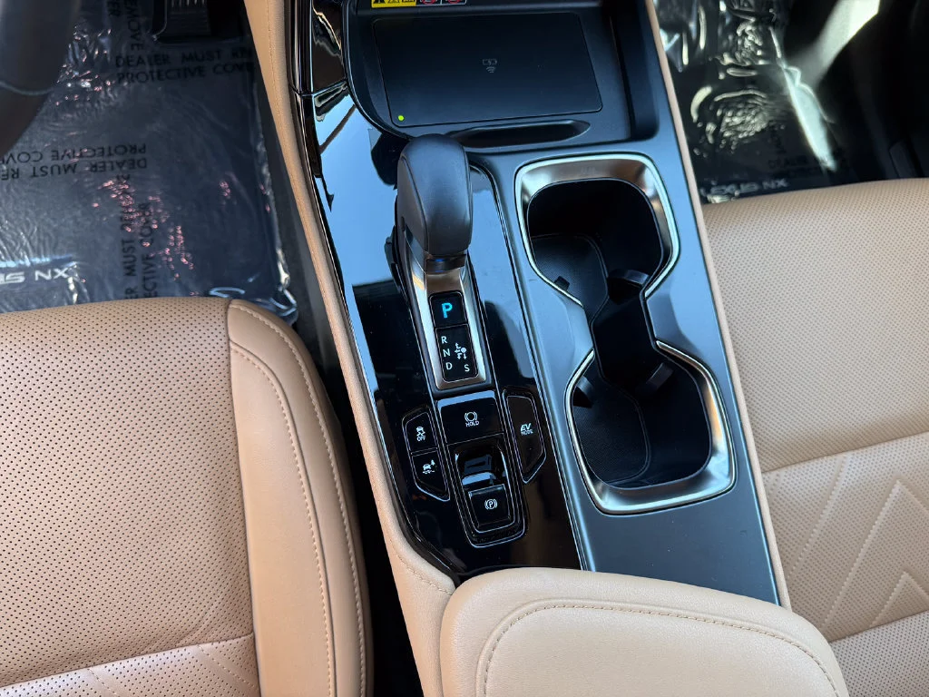 Used 2025  Lexus NX 350h Luxury image 27