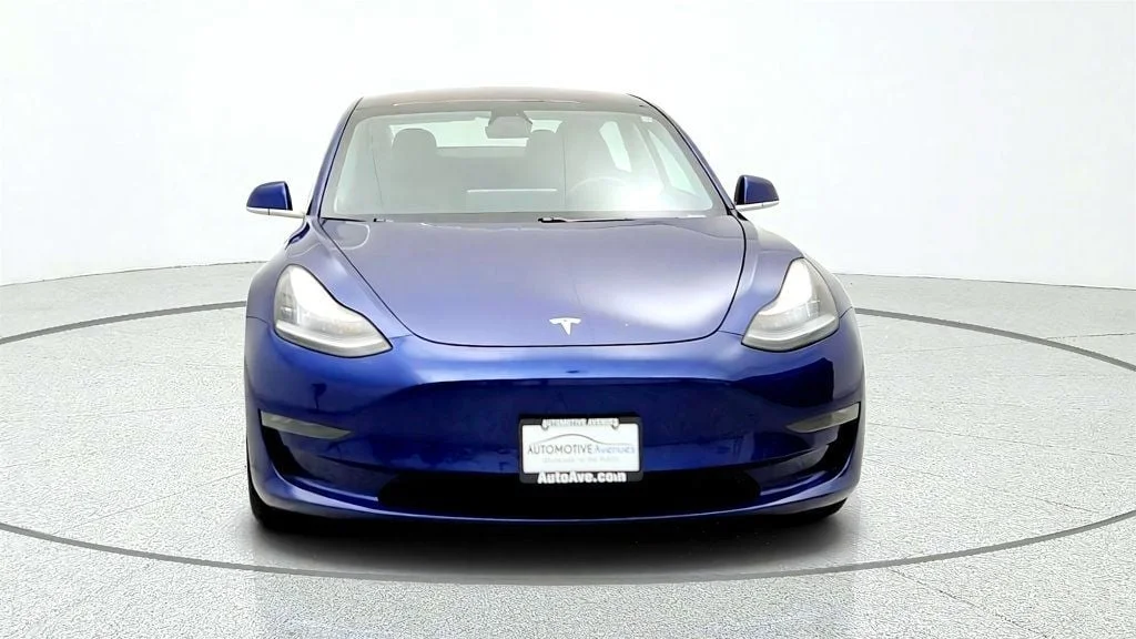 Used 2018 Deep Blue Metallic Tesla Long Range Battery RWD w/ 19