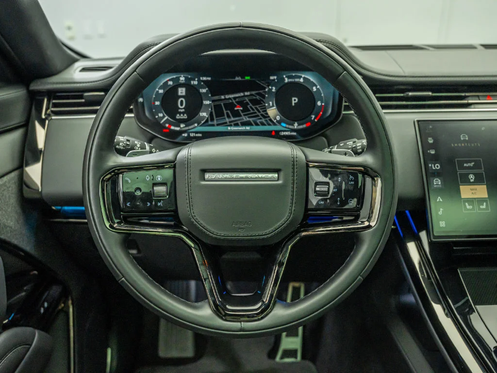 Used 2024 Black Land Rover Dynamic SE image 38