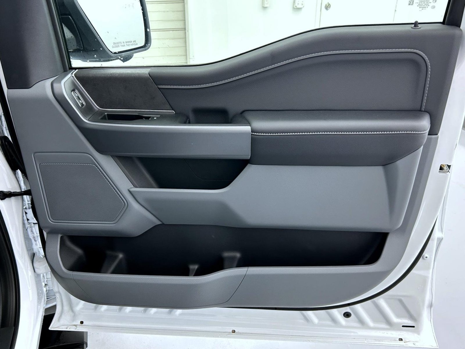 New 2026 Oxford White Ford XLT image 16