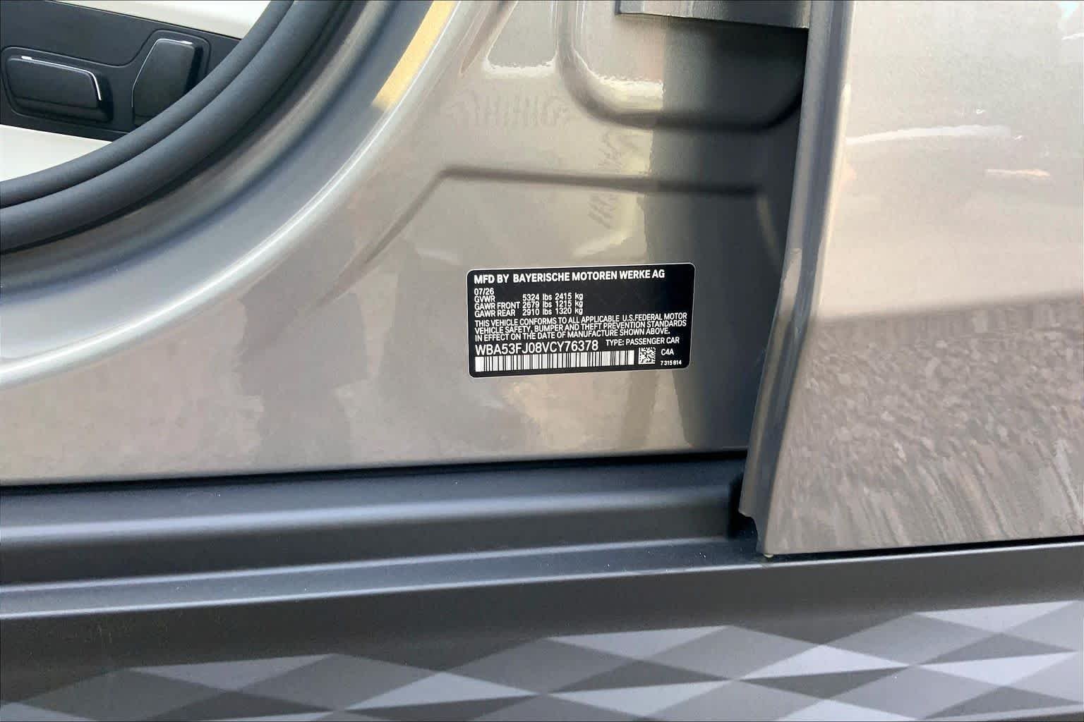New 2027 Oxide Grey Metallic BMW 530i xDrive image 18