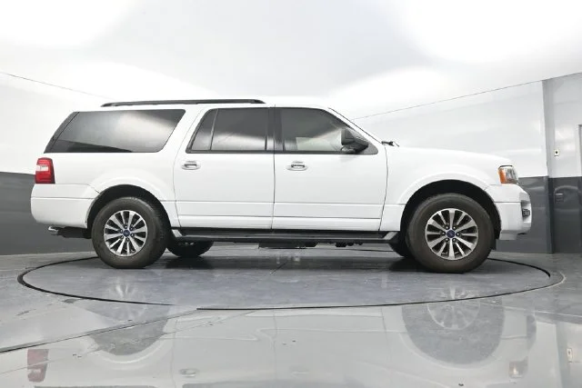 Used 2017 White Ford XLT image 38