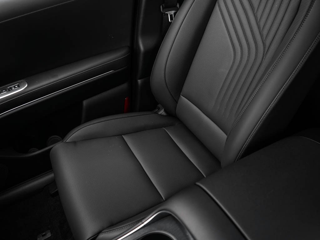 New 2026 Abyss Black Pearl Hyundai SEL 8P AWD image 27