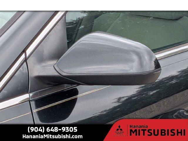 Used 2018 Black Hyundai SE image 6