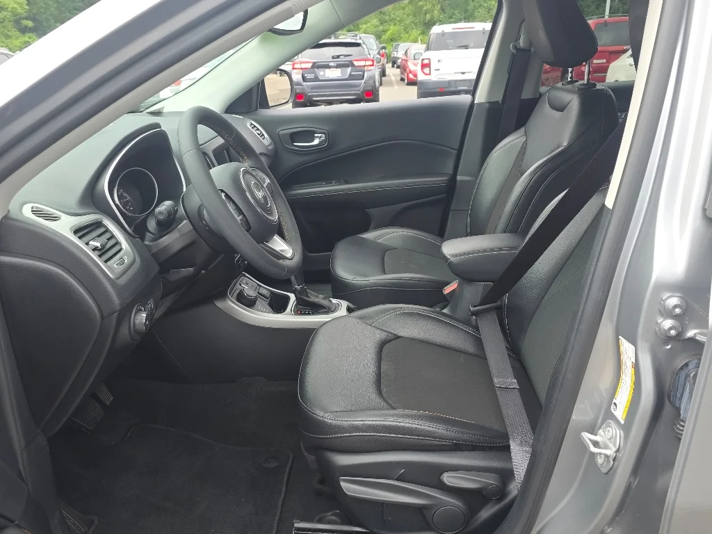 Used 2021 Billet Silver Metallic Clear Coat Jeep Latitude image 32