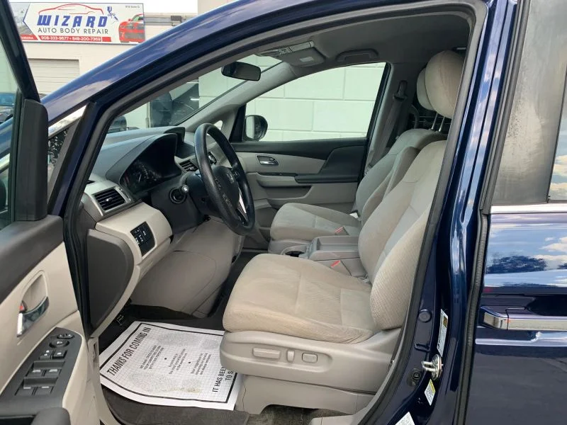 Used 2016 Blue Honda EX Minivan 4D image 16
