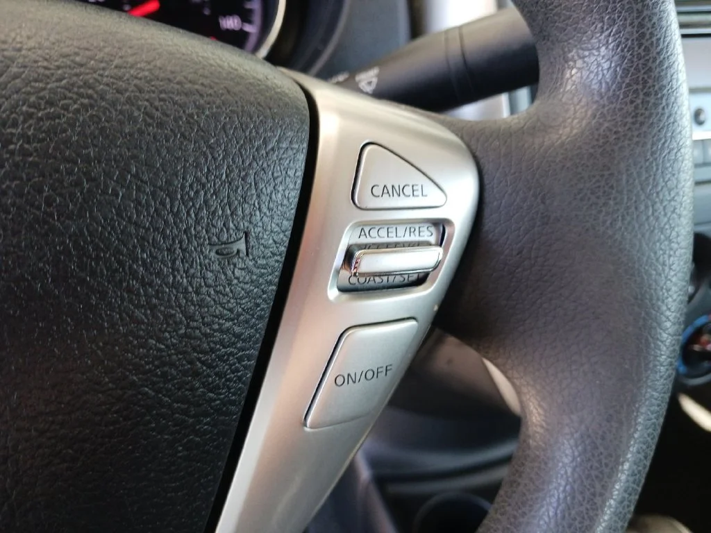 Used 2015 Silver Nissan 1.6 SV image 29