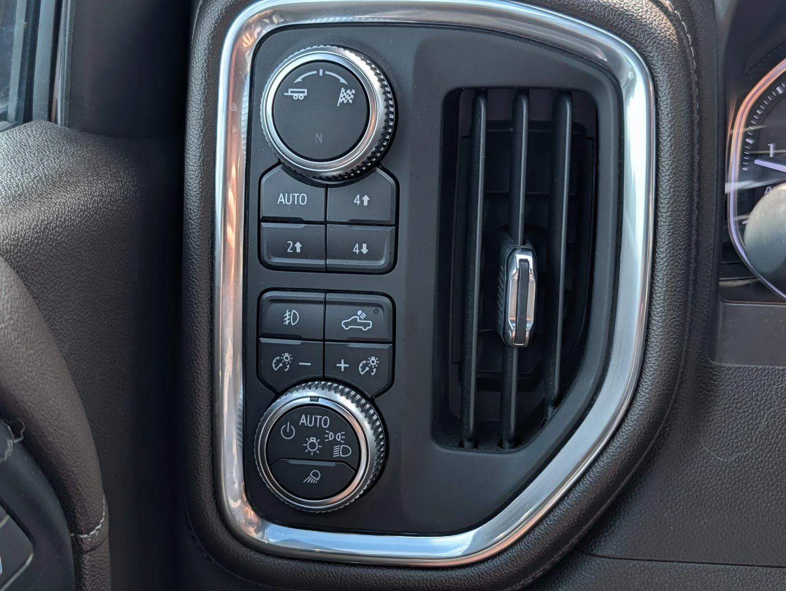 Used 2019 SUMMIT WHITE GMC SLT image 30