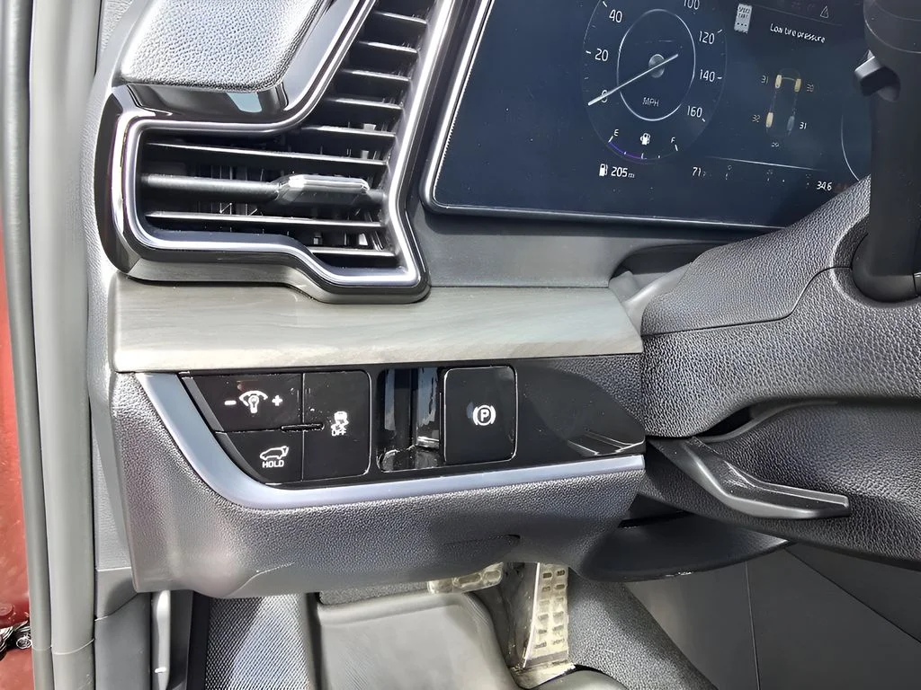 Used 2023 Dawning Red Kia X-Pro Prestige image 19