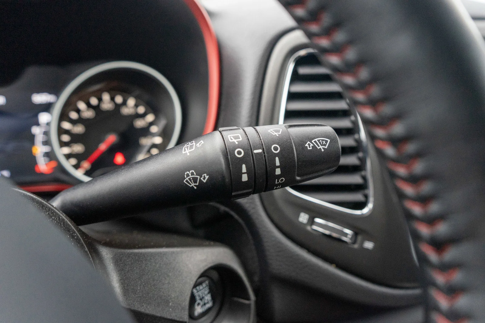 Used 2019 Diamond Black Crystal Pearlcoat Jeep Trailhawk image 26