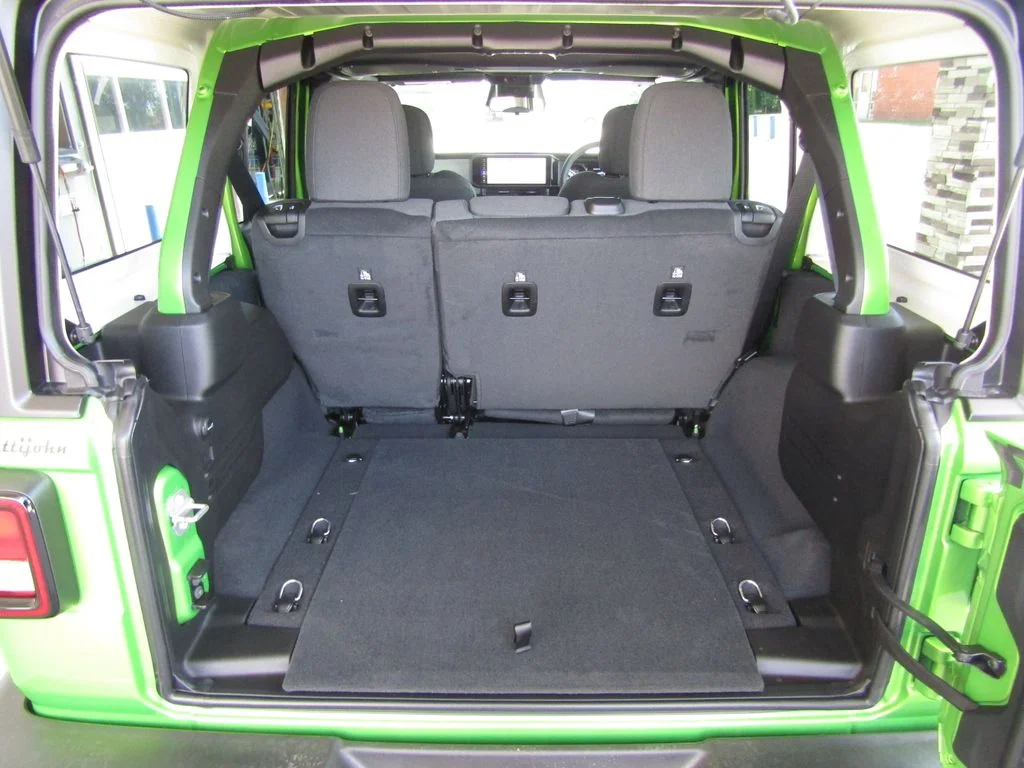 New 2026 Mojito Clearcoat Jeep Sport RHD image 27