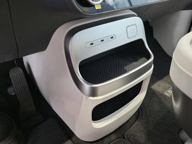 New 2026 Snow White Pearl Hyundai SE image 9