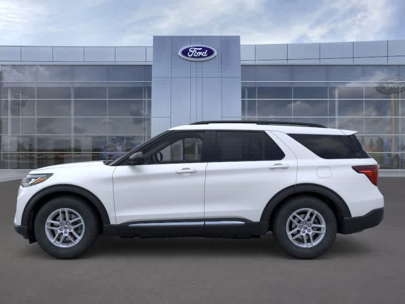 Used 2025 Star White Metallic Tri-Coat Ford Active image 3