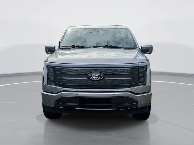 Used 2025 Silver Ford Lariat image 8