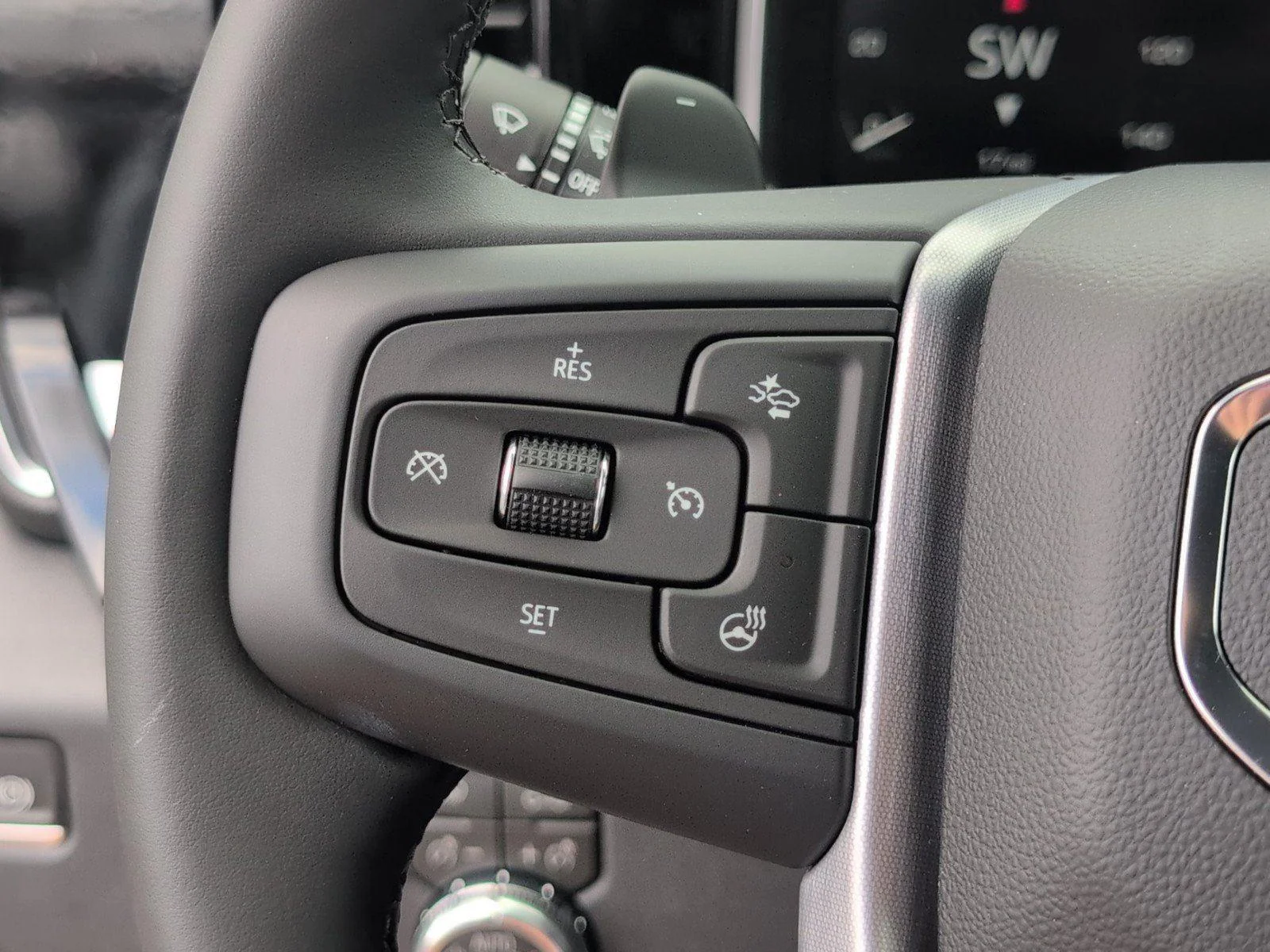 New 2026 Glacier White Tricoat GMC SLT image 31