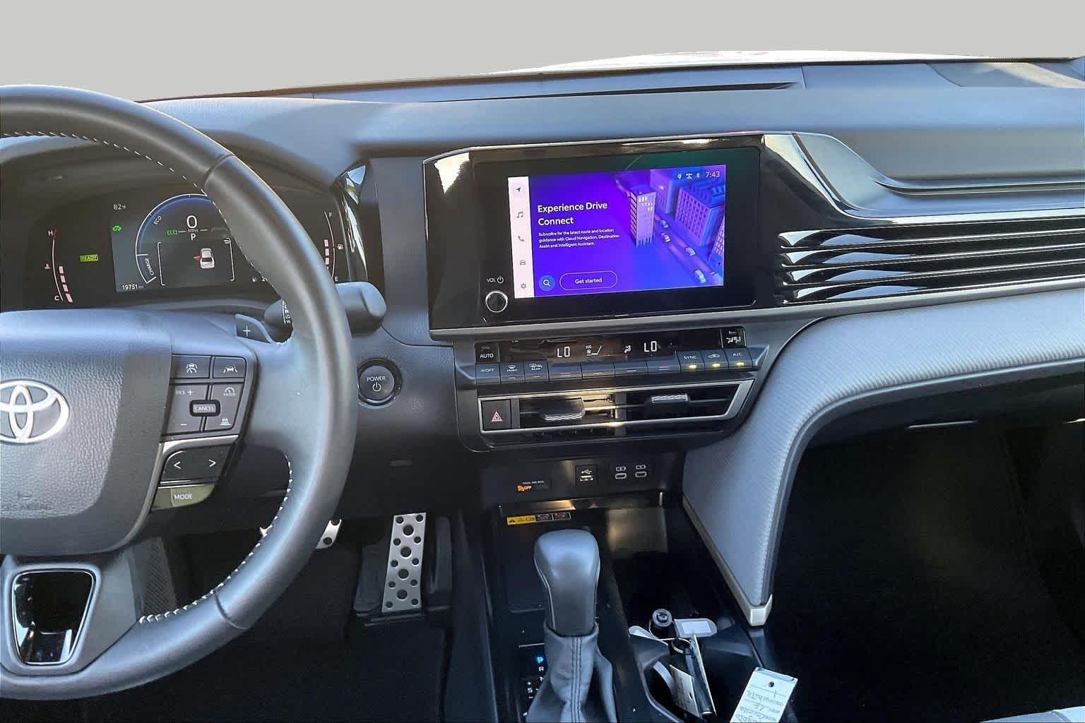 Used 2026 Ice Cap Toyota SE image 6